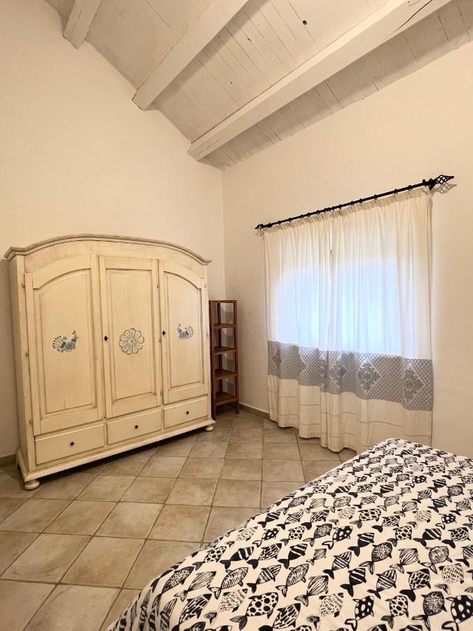 Appartamento Il Caracolo A Cala Francese La Maddalena  Exteriér fotografie