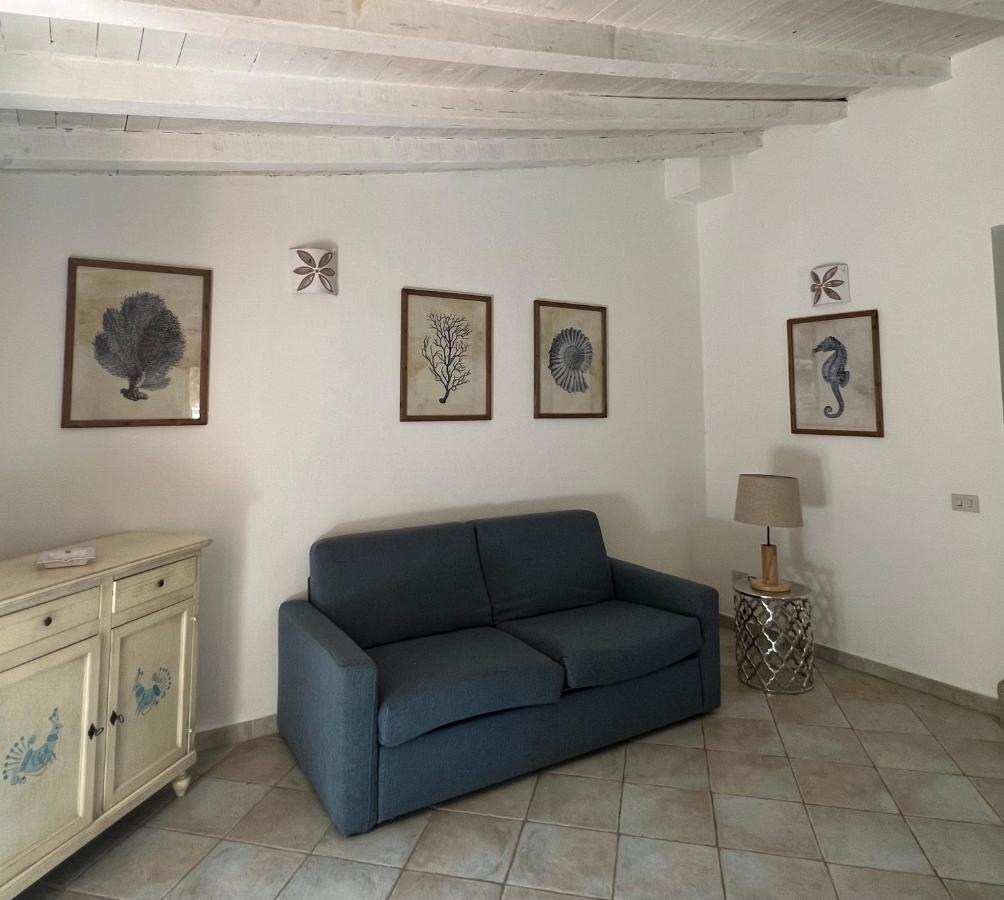 Appartamento Il Caracolo A Cala Francese La Maddalena  Exteriér fotografie